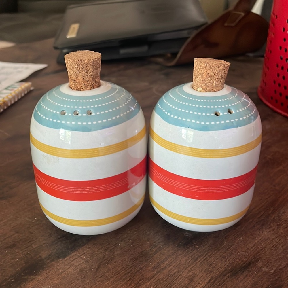 Salt and pepper set.